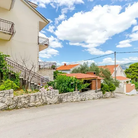 Toma * Trogir